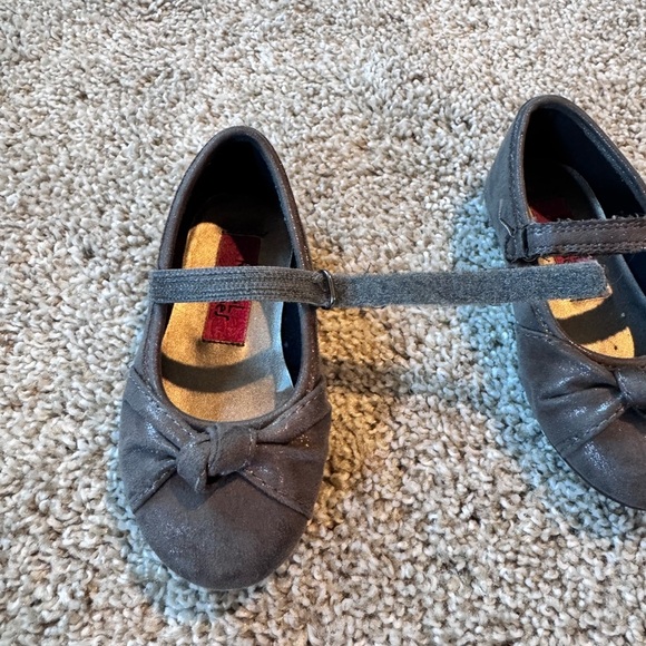 Toddler girl gray dress shoes with shimmer size 6 - Picture 5 of 10
